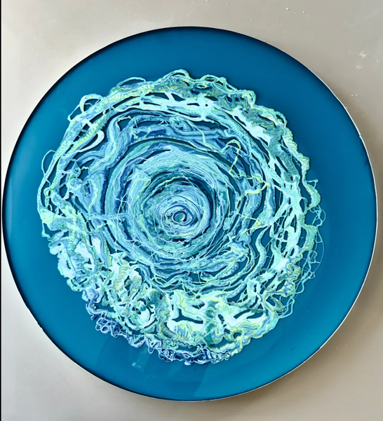 Ich arbeite sehr gerne mit ArtResin Produkten. Sie lassen sich leicht mischen, verarbeiten und sind perfekt zum einfärben geeignet.